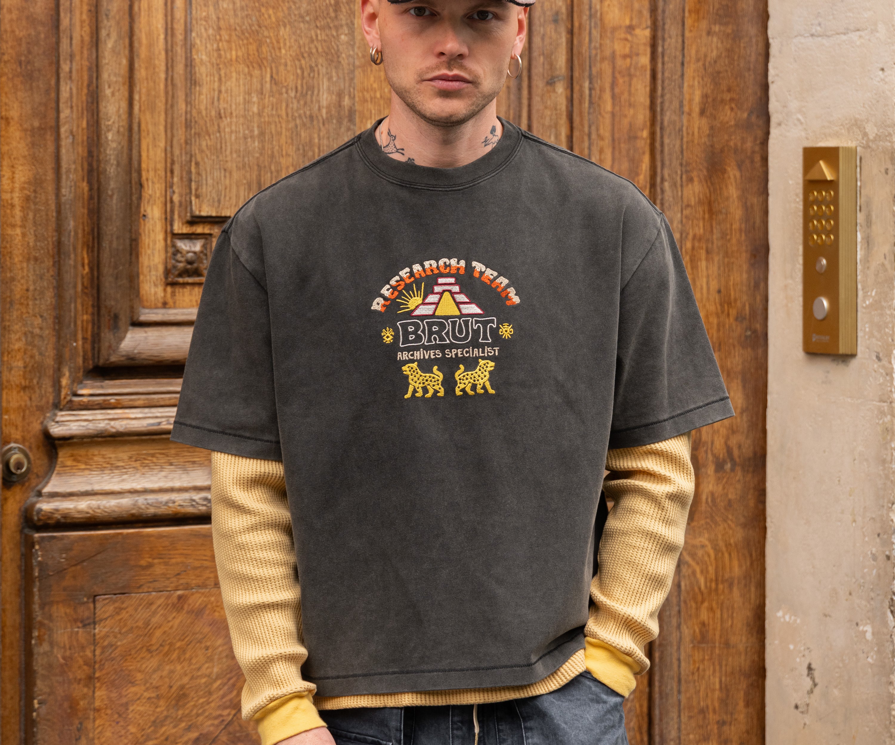 THE ARCHIVES SPECIALIST TEE T-Shirts X-SMALL / BLACK - BRUT Clothing US