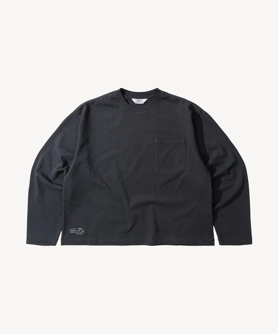 THE BEST LONG-SLEEVE POCKET TEE